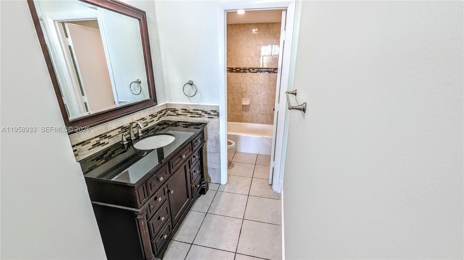300 Bayview Dr 206 photo 13