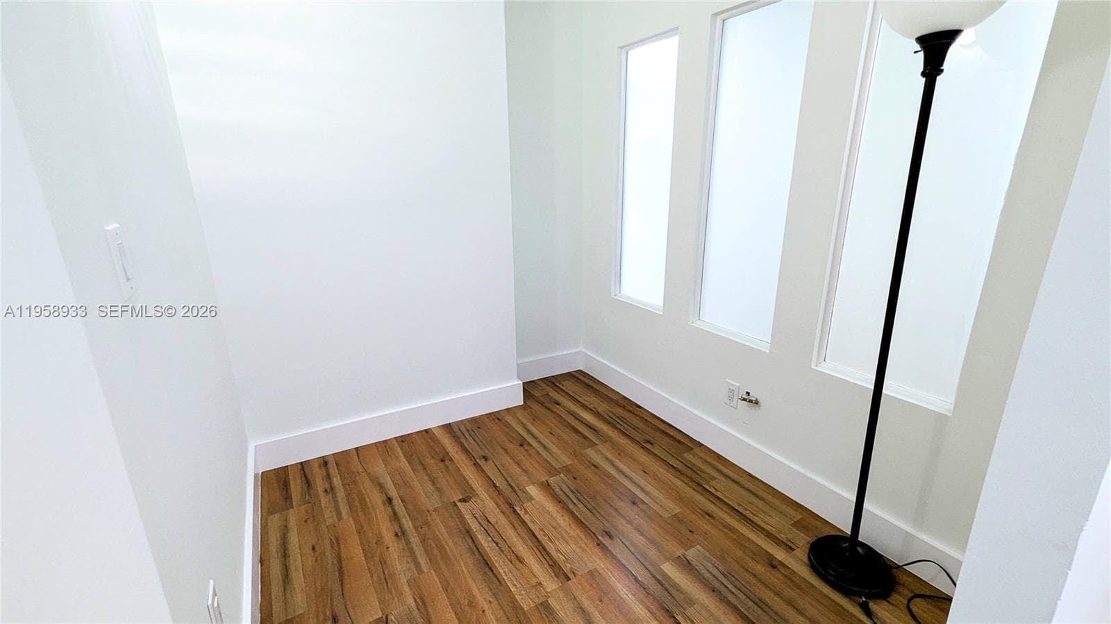 300 Bayview Dr 206 photo 18