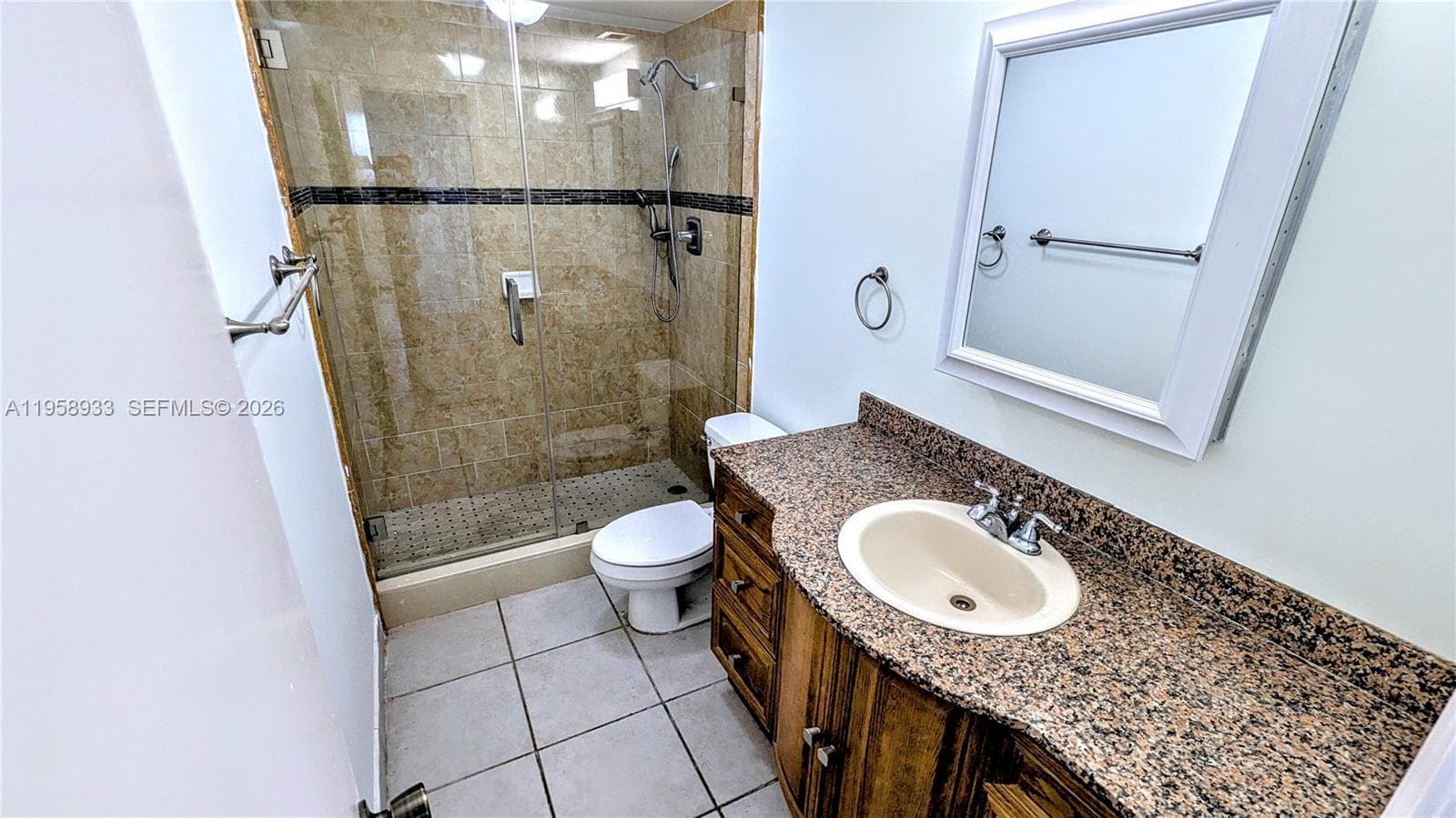 300 Bayview Dr 206 photo 19