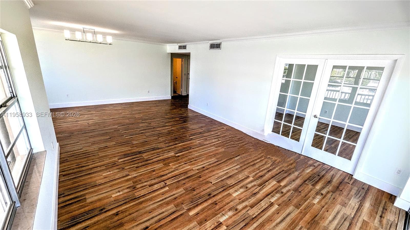 300 Bayview Dr 206 photo 4