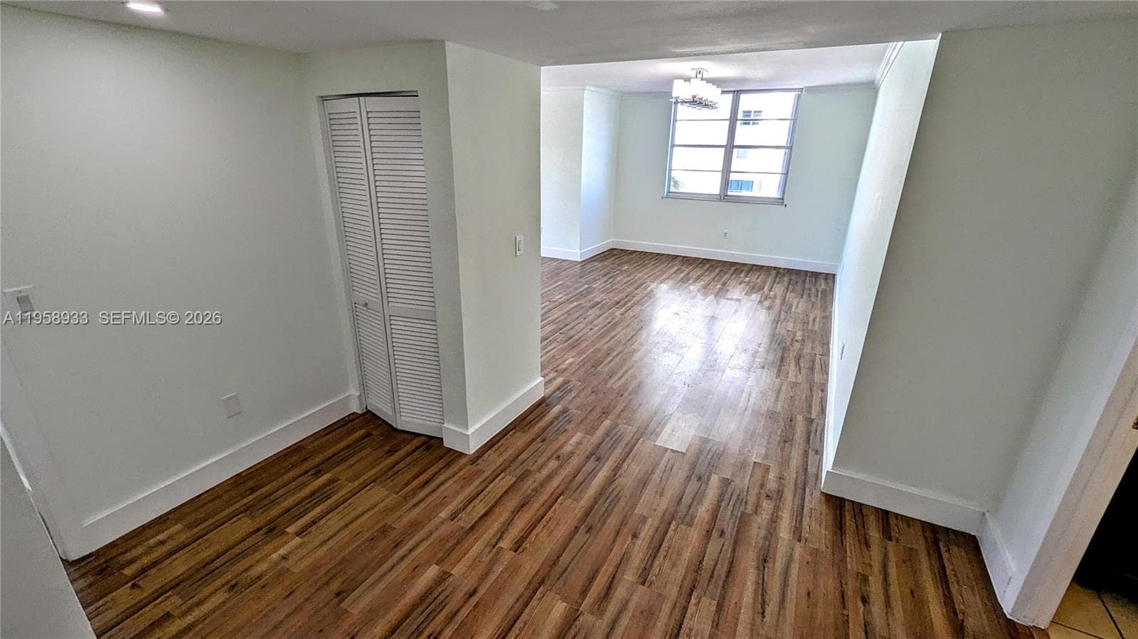 300 Bayview Dr 206 photo 8
