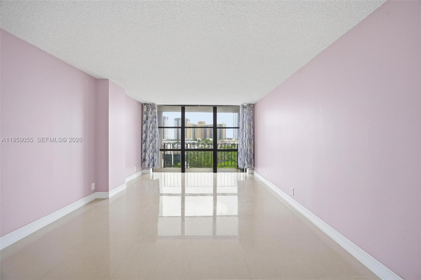 800 Parkview Dr 506 photo 16