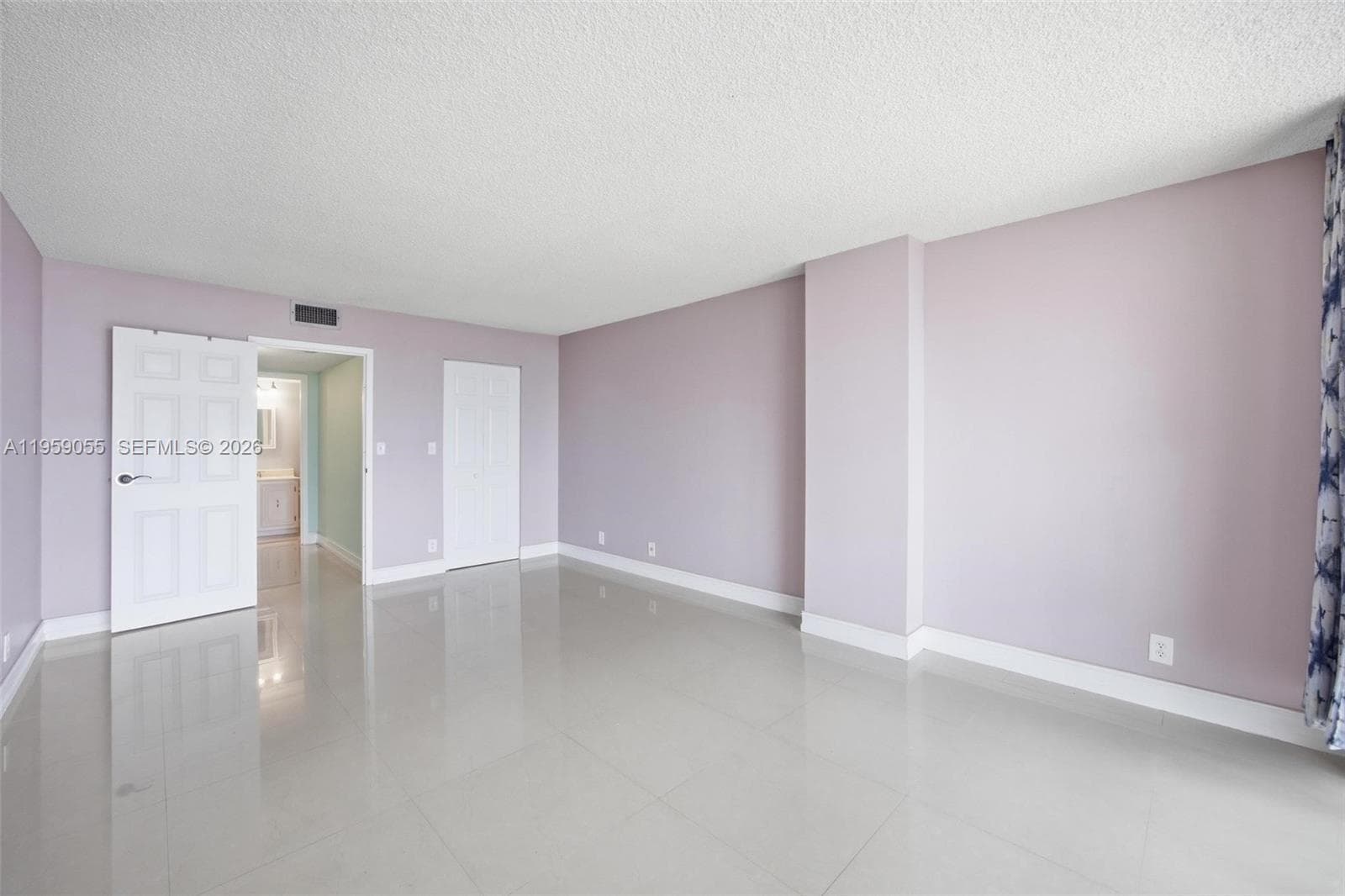 800 Parkview Dr 506 photo 18