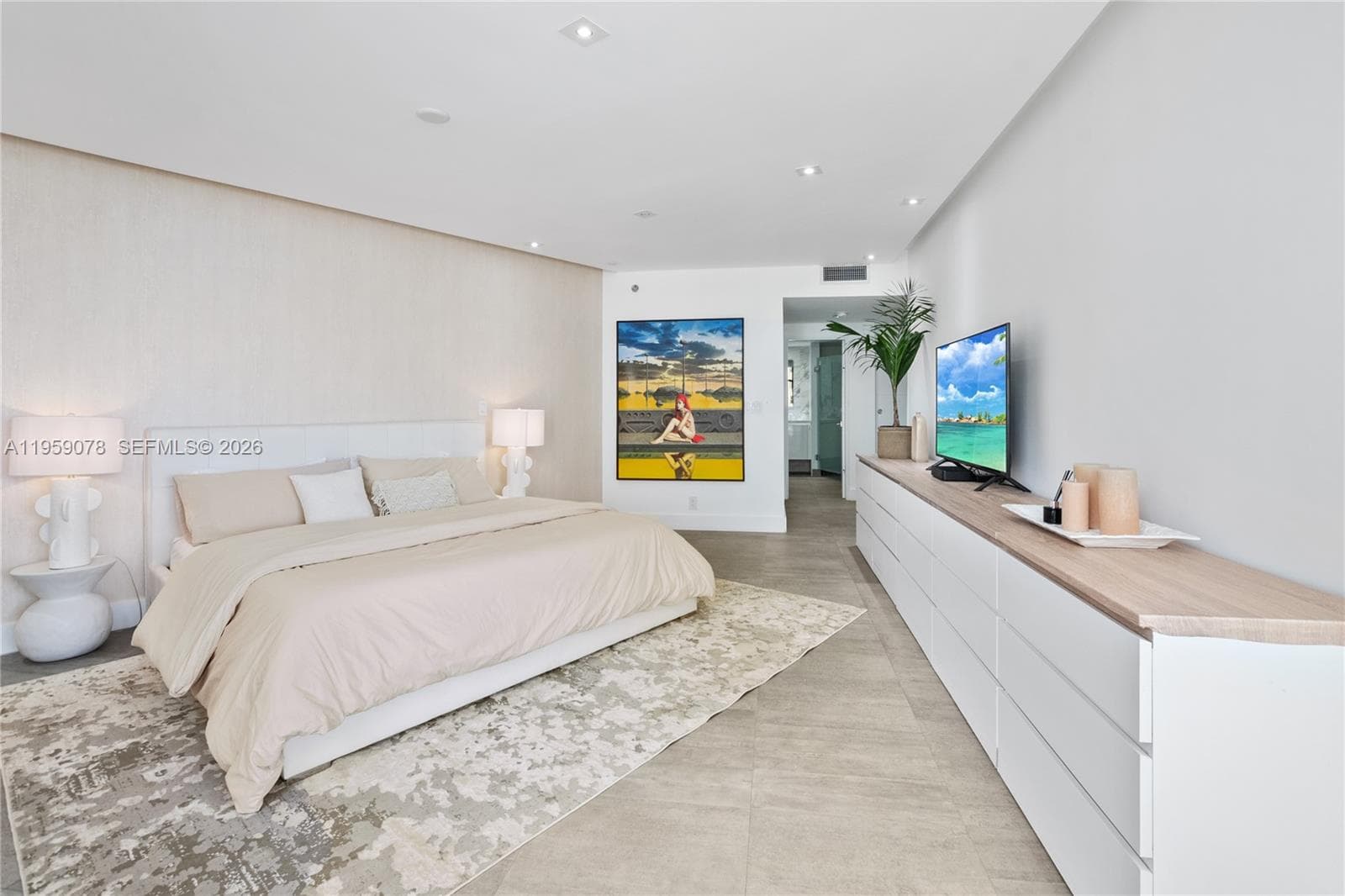 20281 Country Club Dr 808 photo 20