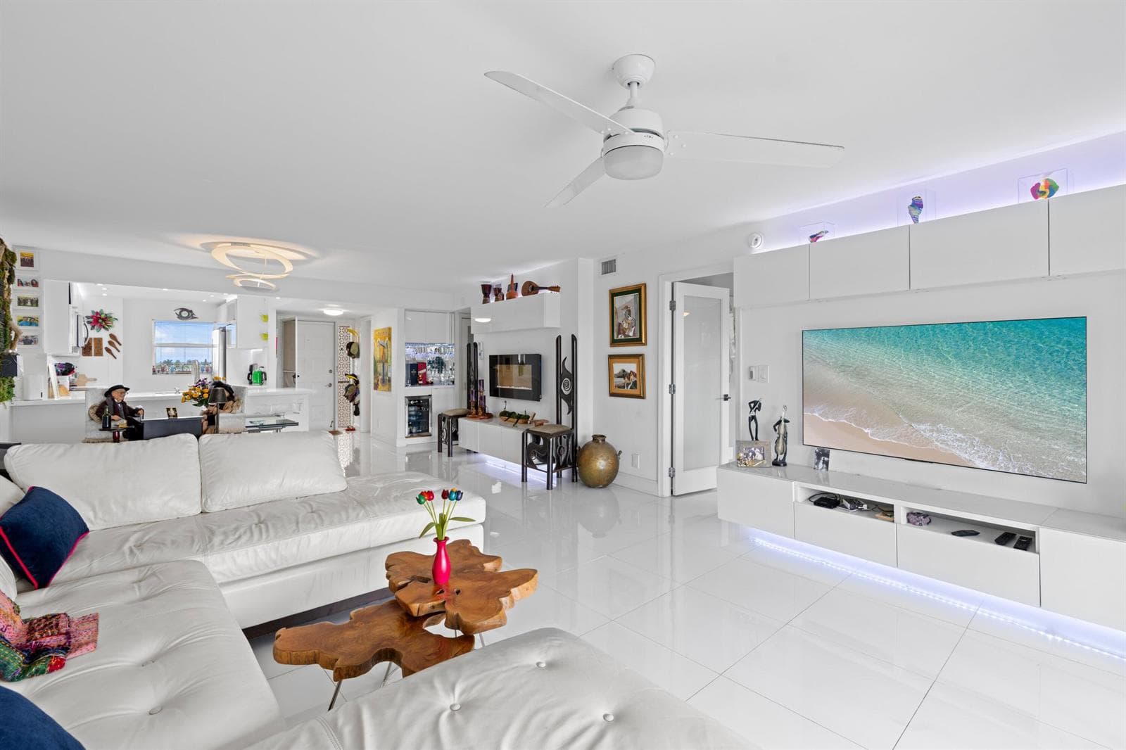 1523 E Hillsboro Boulevard 634 photo 5