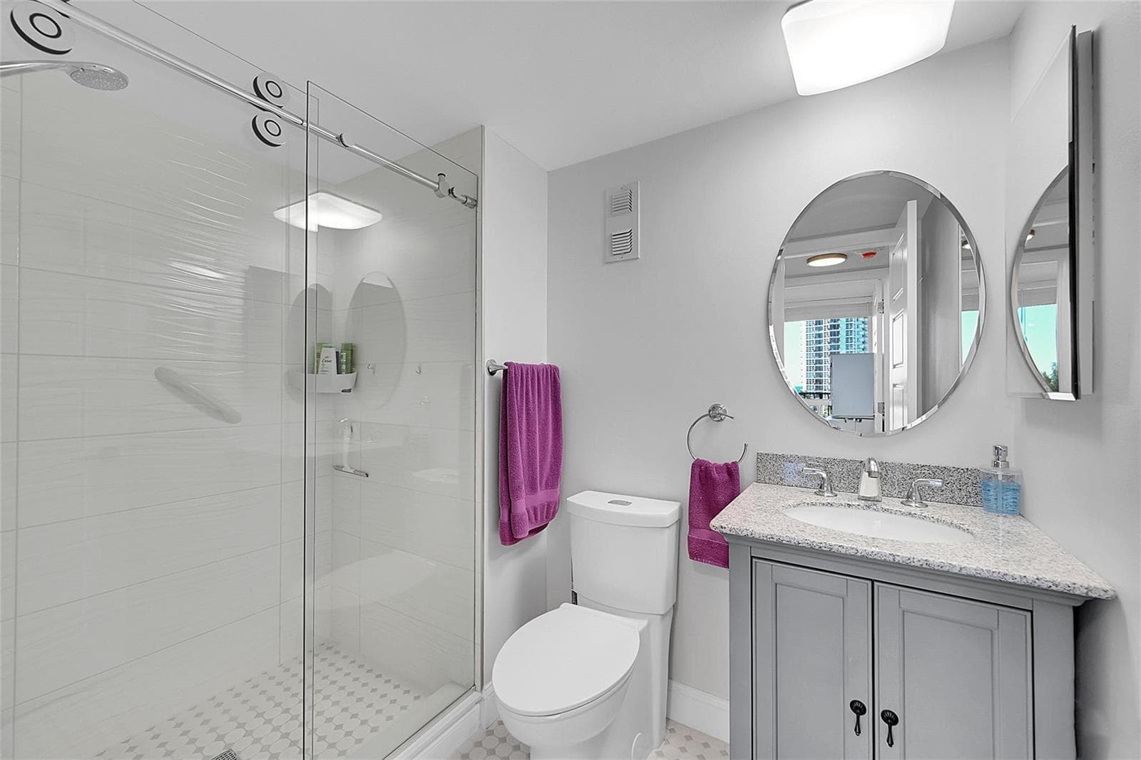 521 N Riverside Drive 707 photo 20