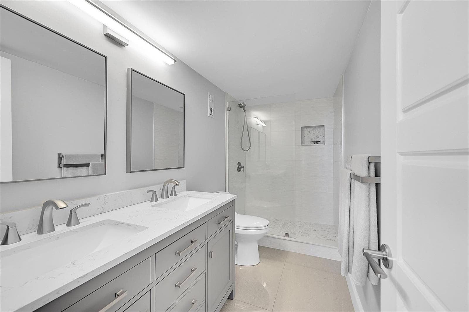 521 N Riverside Drive 707 photo 9