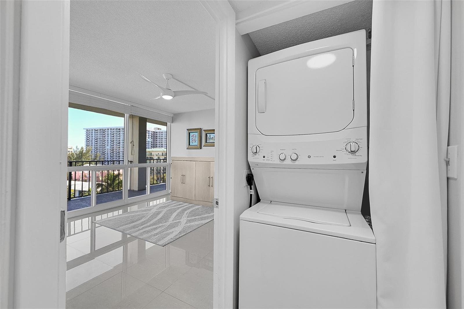 521 N Riverside Drive 707 photo 18