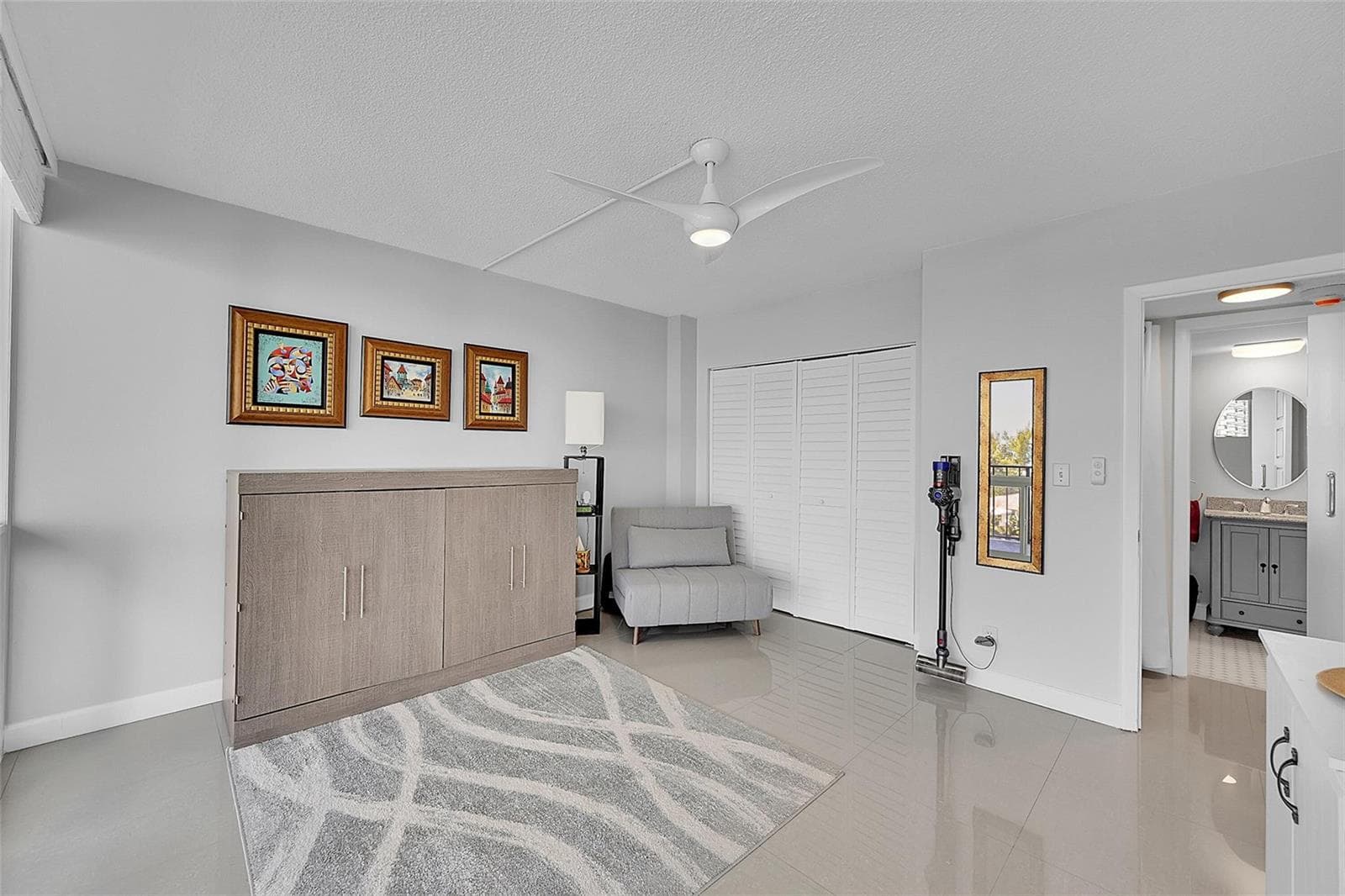 521 N Riverside Drive 707 photo 19