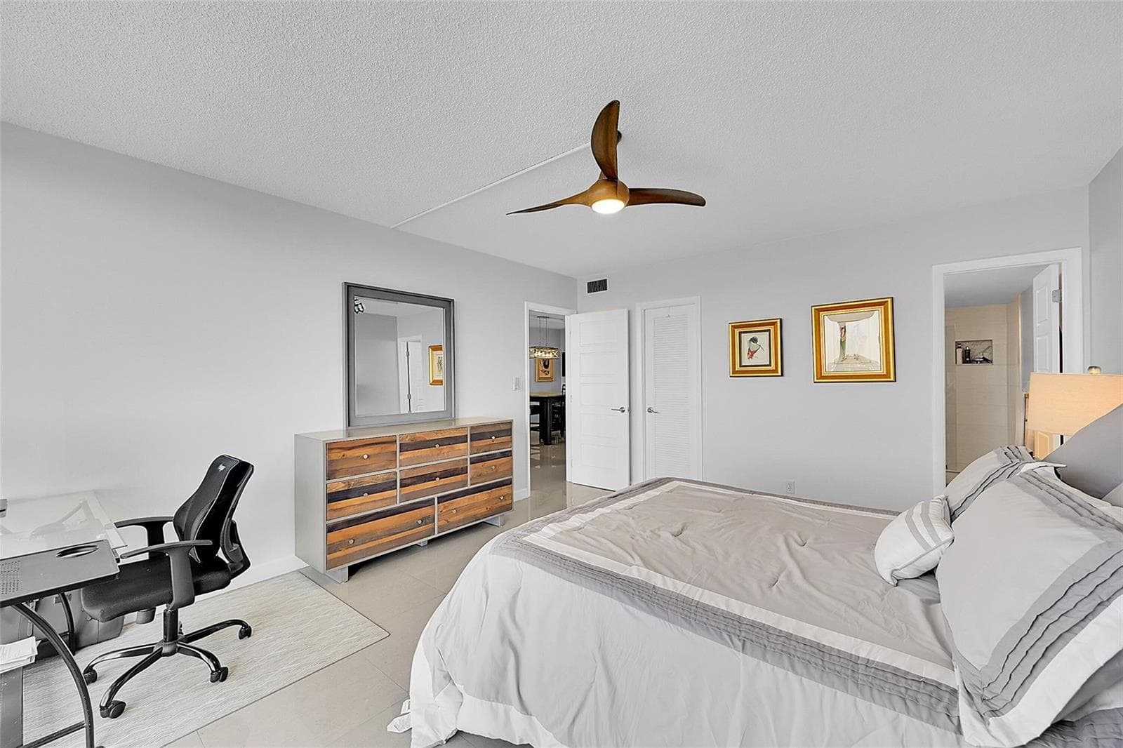 521 N Riverside Drive 707 photo 8