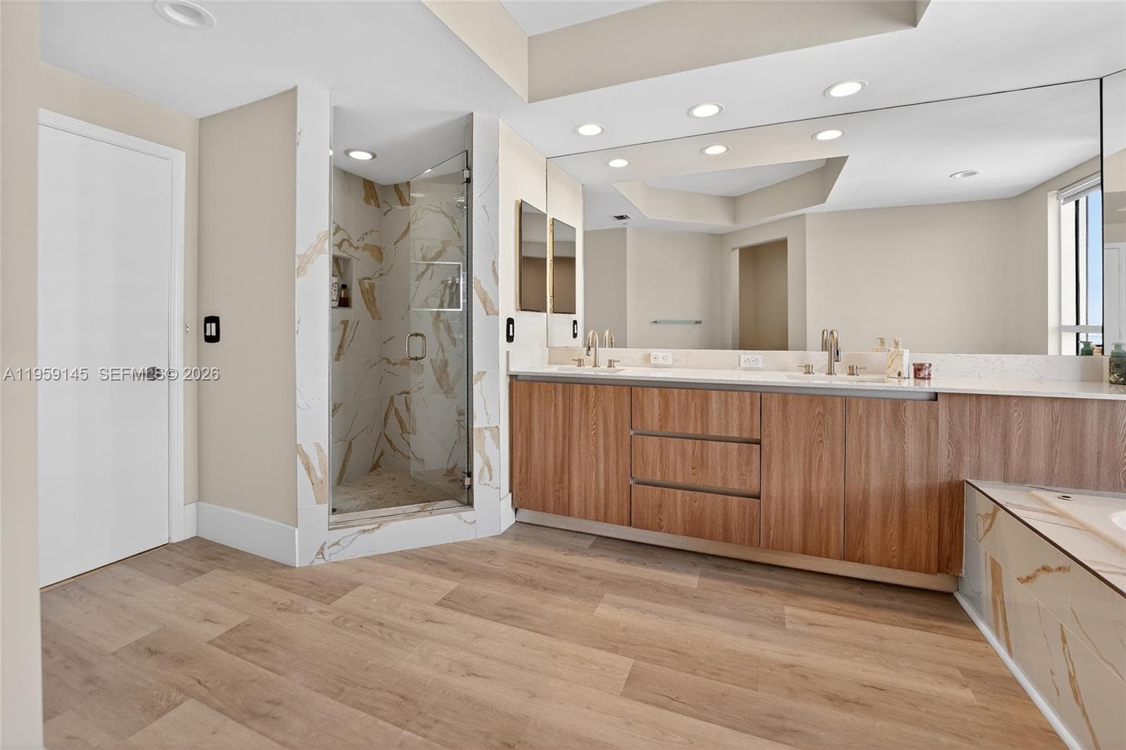 21050 Point Pl 2301 photo 23
