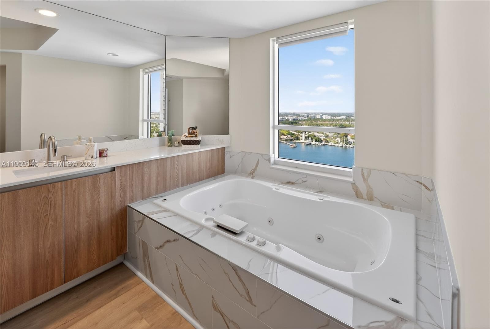 21050 Point Pl 2301 photo 25