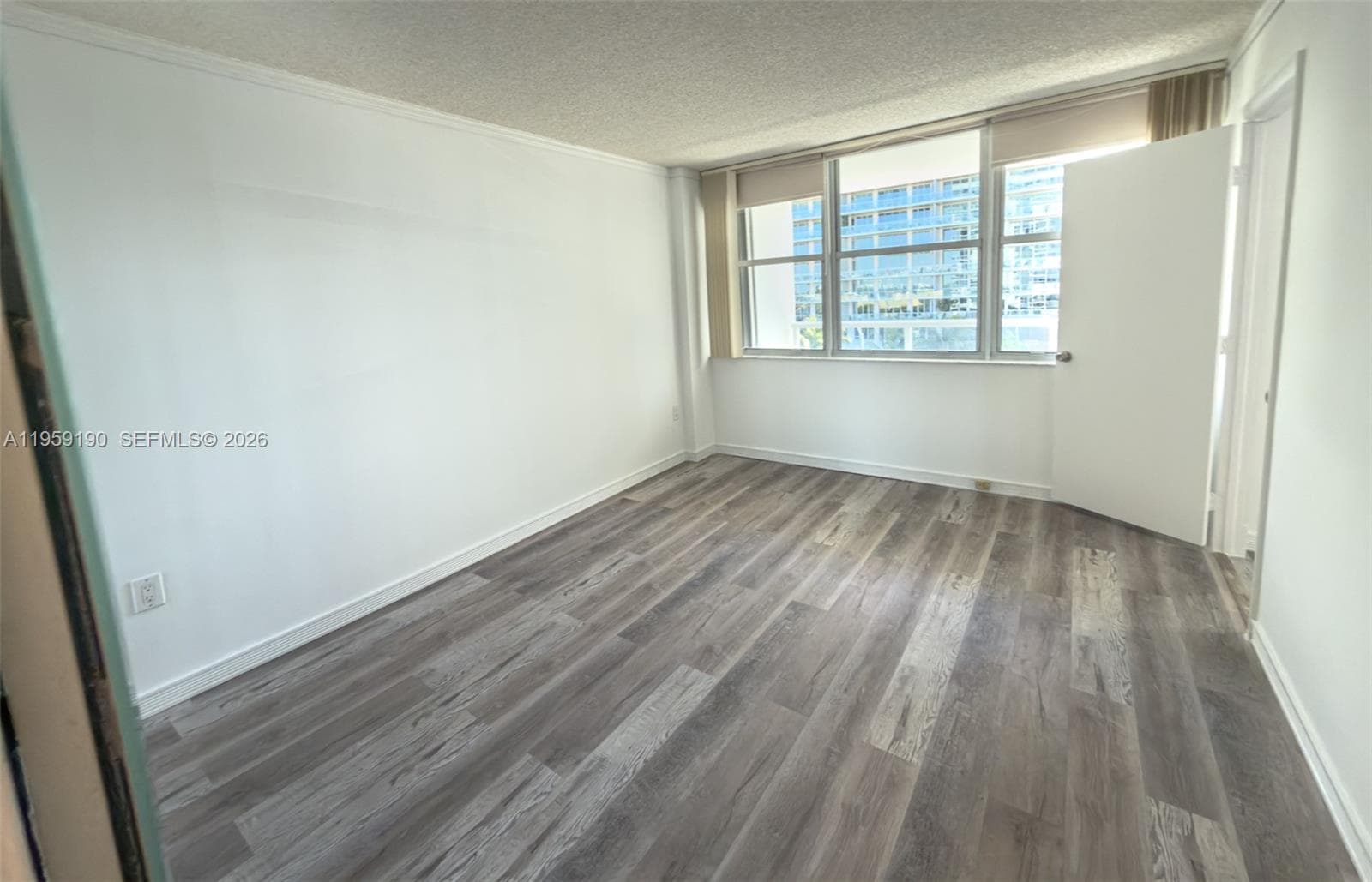 5750 Collins Ave 6J photo 17