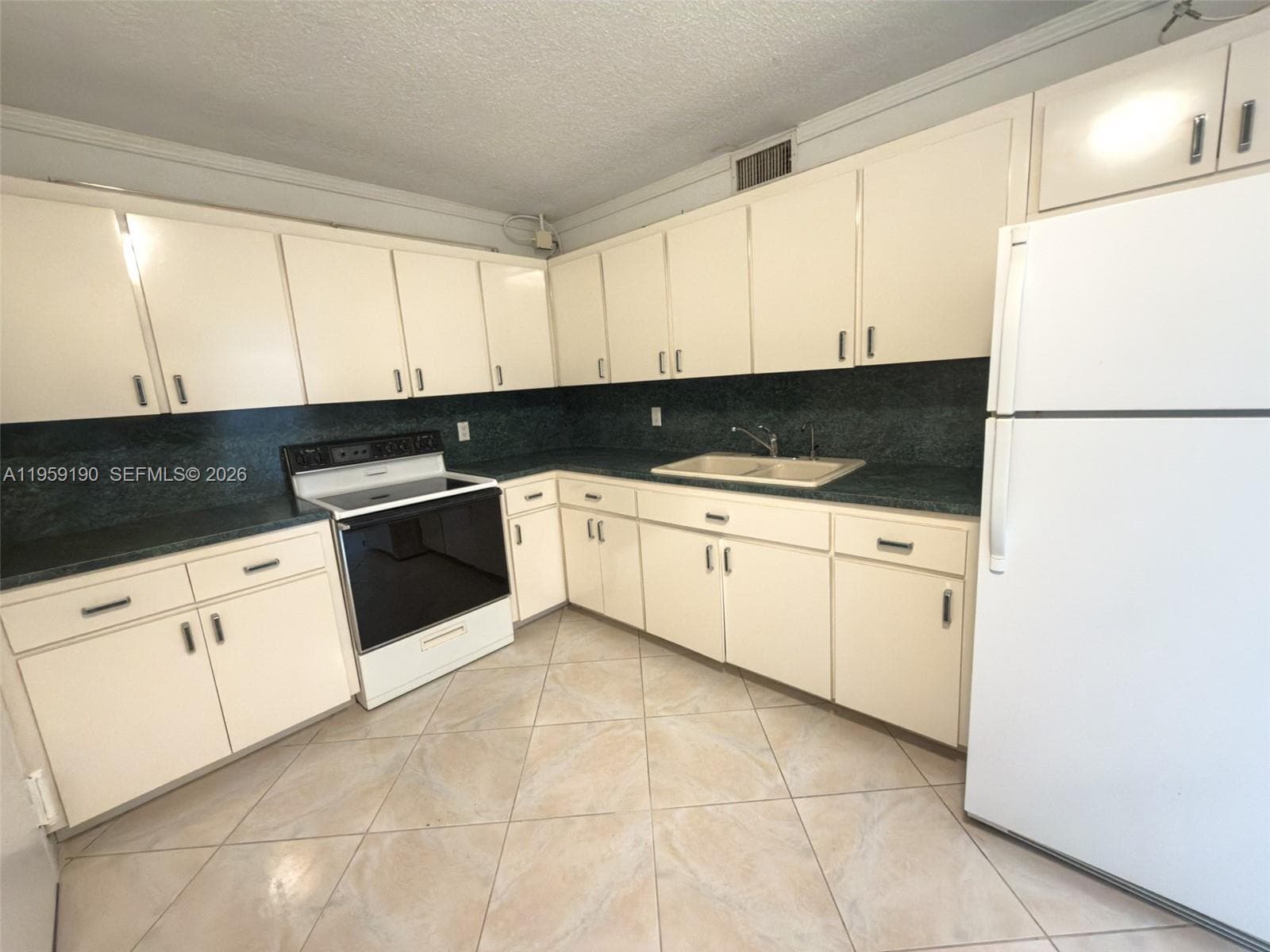 5750 Collins Ave 6J photo 18