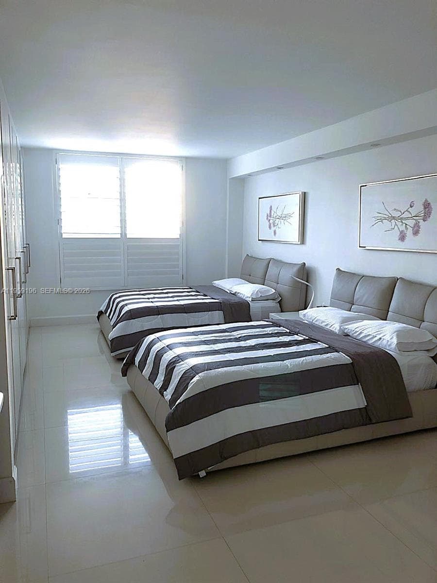 19390 Collins Ave 1223 photo 19