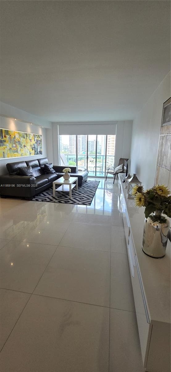 19390 Collins Ave 1223 photo 8