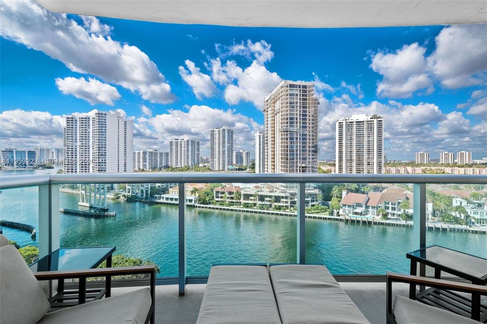 19390 Collins Ave 1221 photo 2