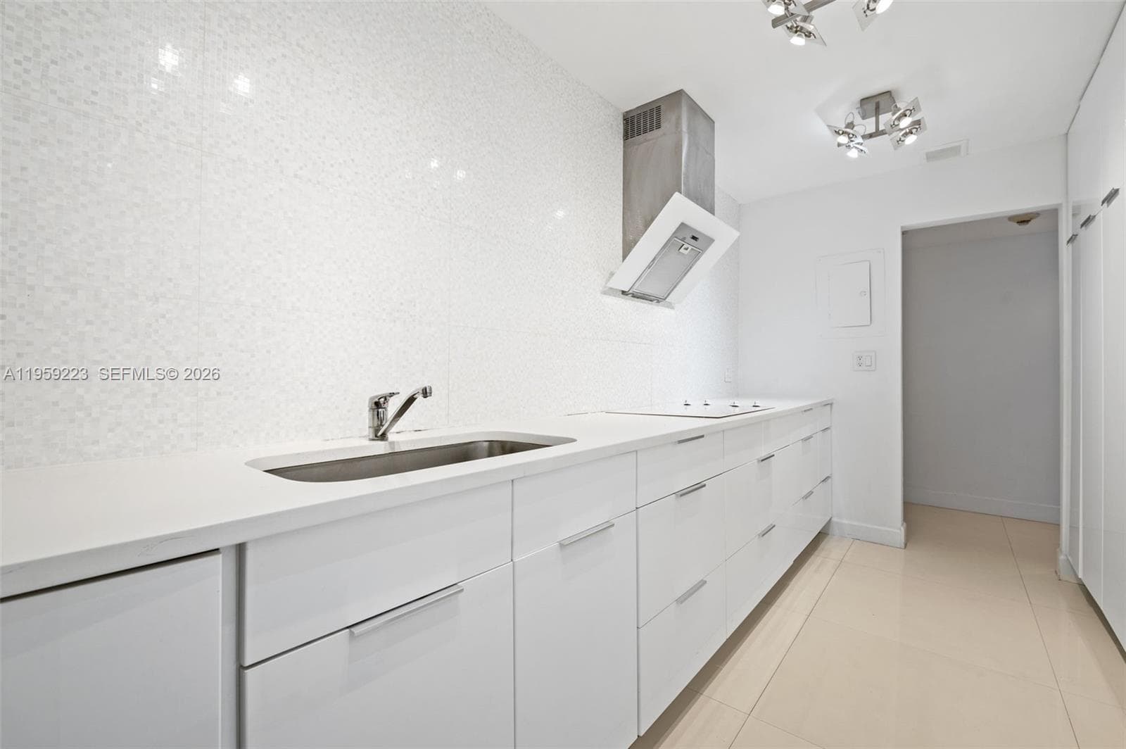 19390 Collins Ave 1221 photo 13
