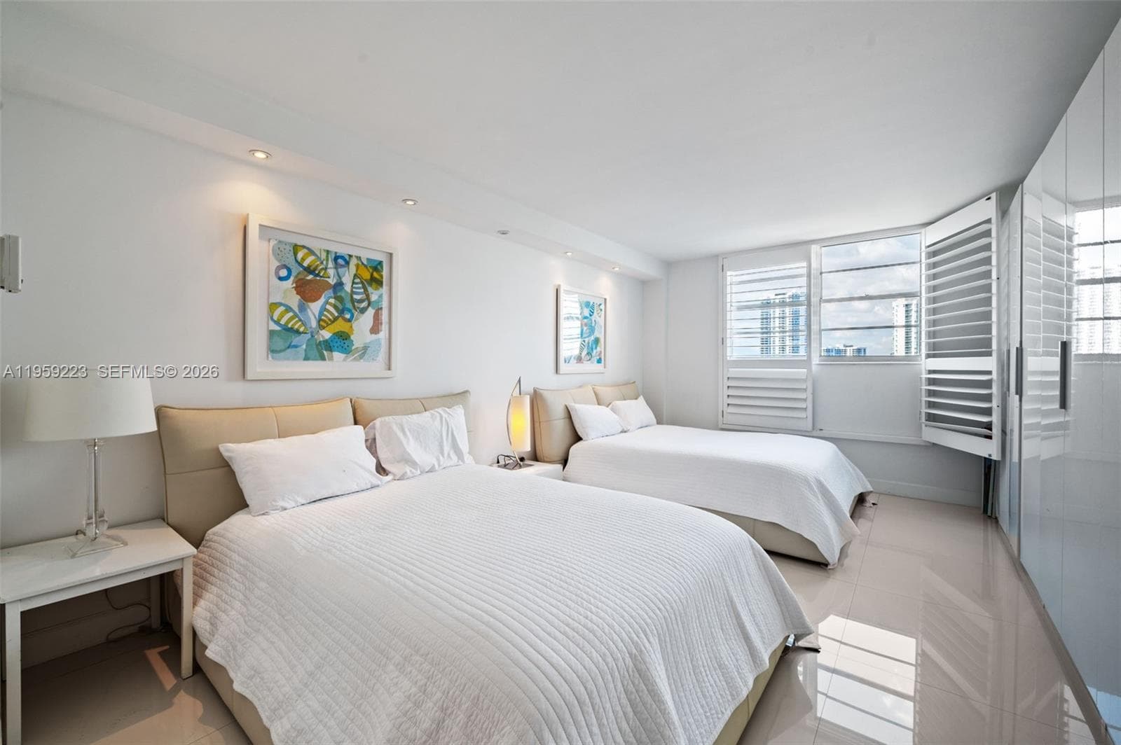 19390 Collins Ave 1221 photo 17