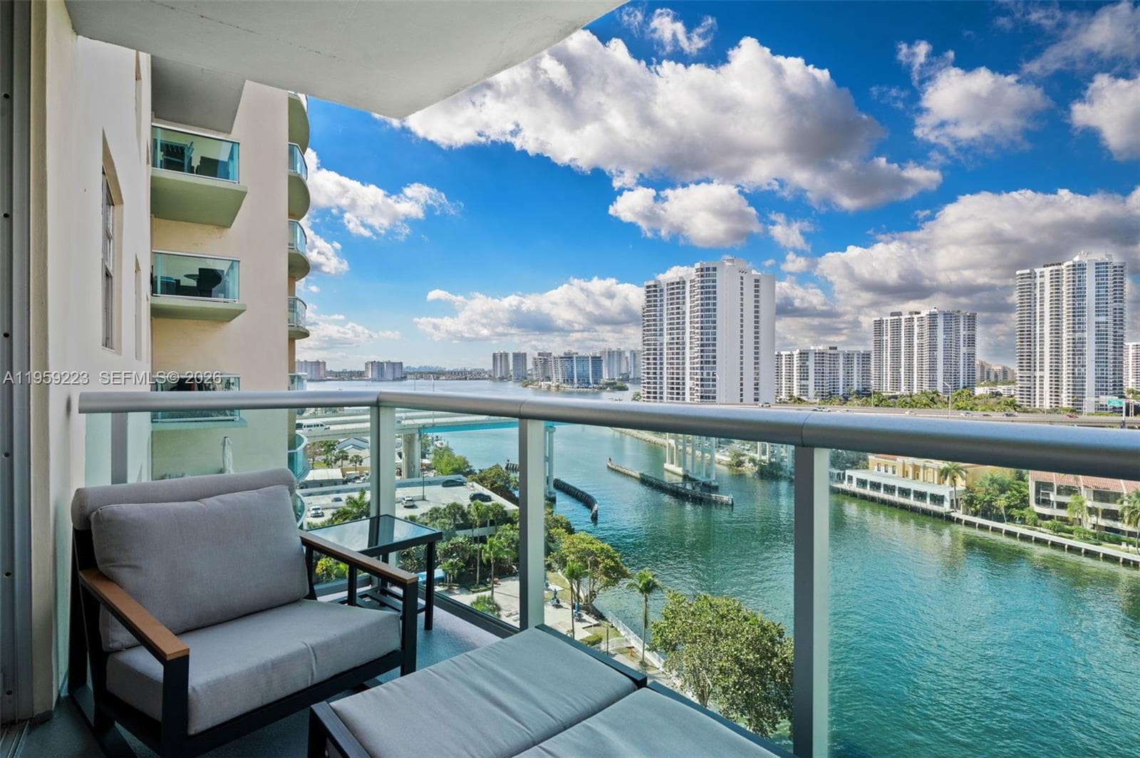19390 Collins Ave 1221 photo 22