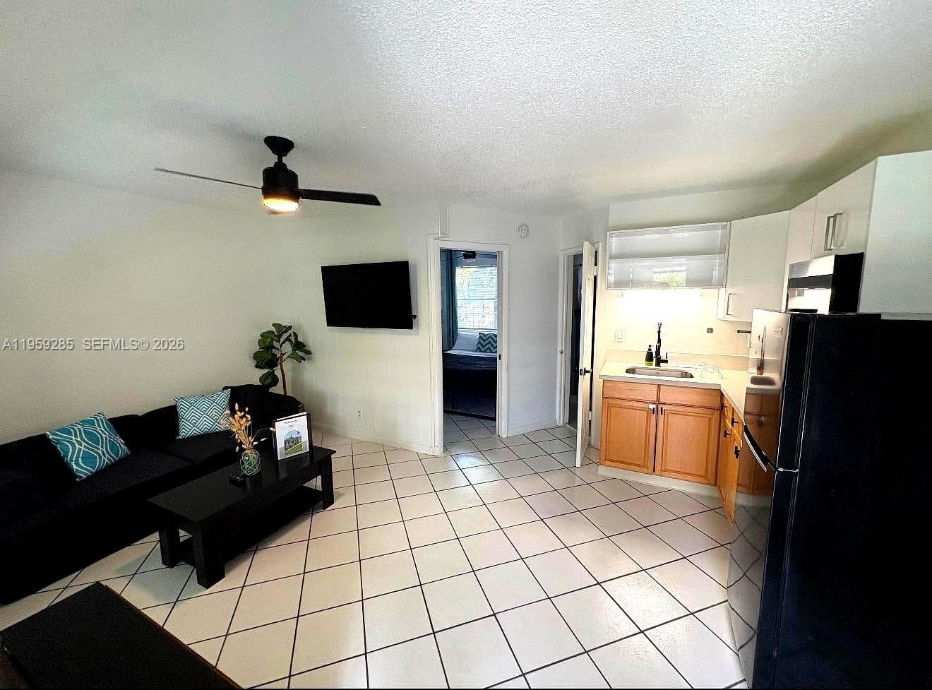3210 Canal Dr 7 photo 2