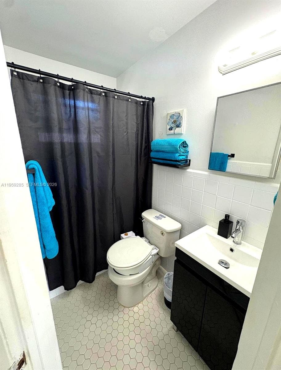 3210 Canal Dr 7 photo 5