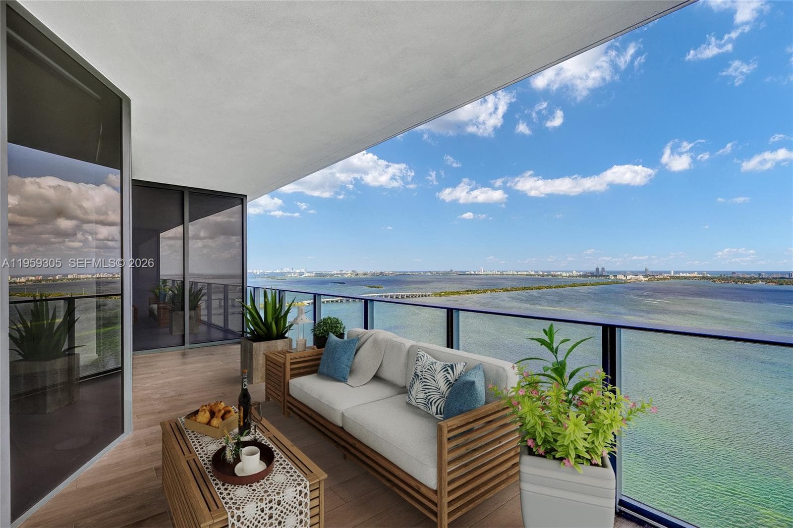 700 24 Street 2803 photo 3