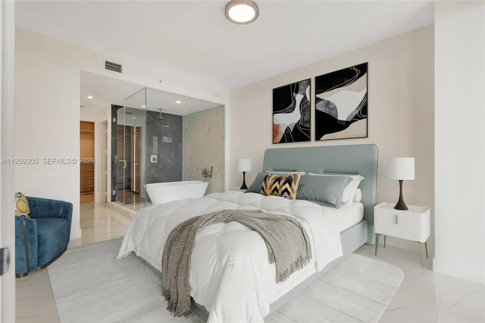 700 24 Street 2803 photo 8