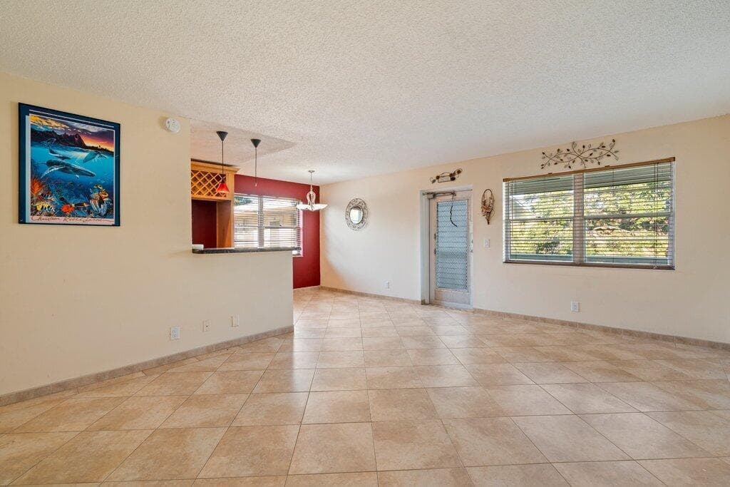 56 Windsor C photo 16
