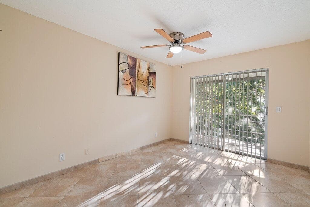 56 Windsor C photo 22