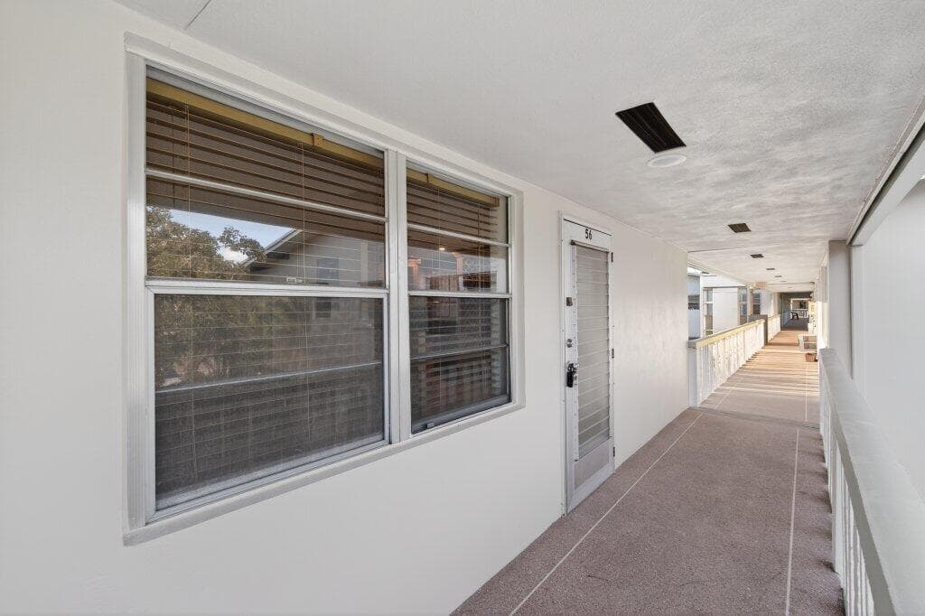 56 Windsor C photo 3
