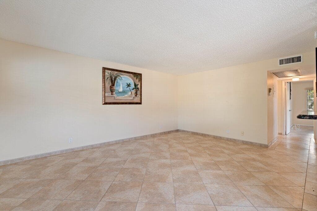 56 Windsor C photo 18