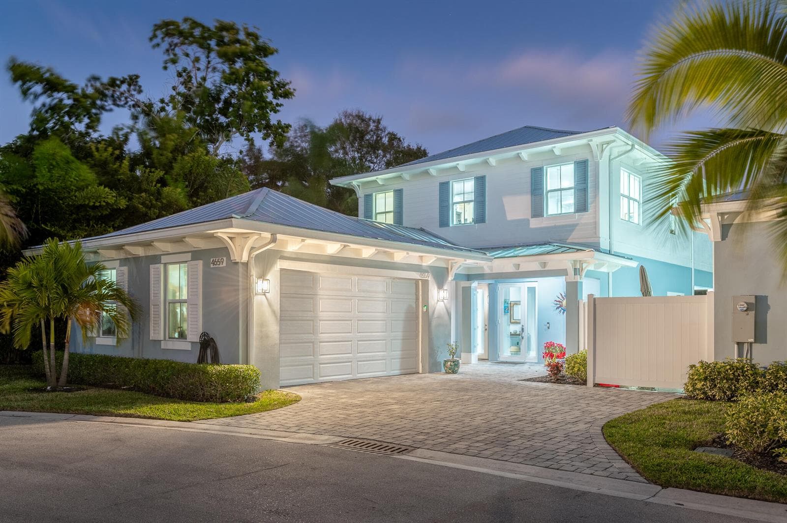 4659 SE Manatee Way photo 3