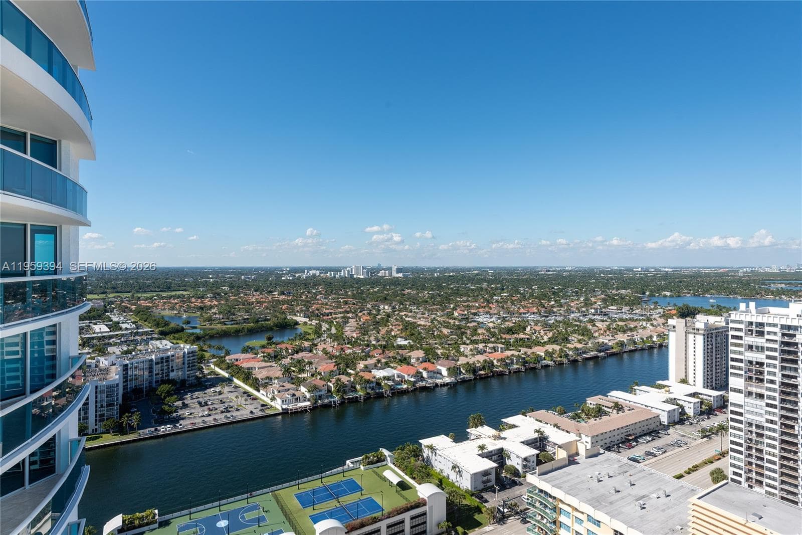 2711 Ocean Dr 3202 photo 3