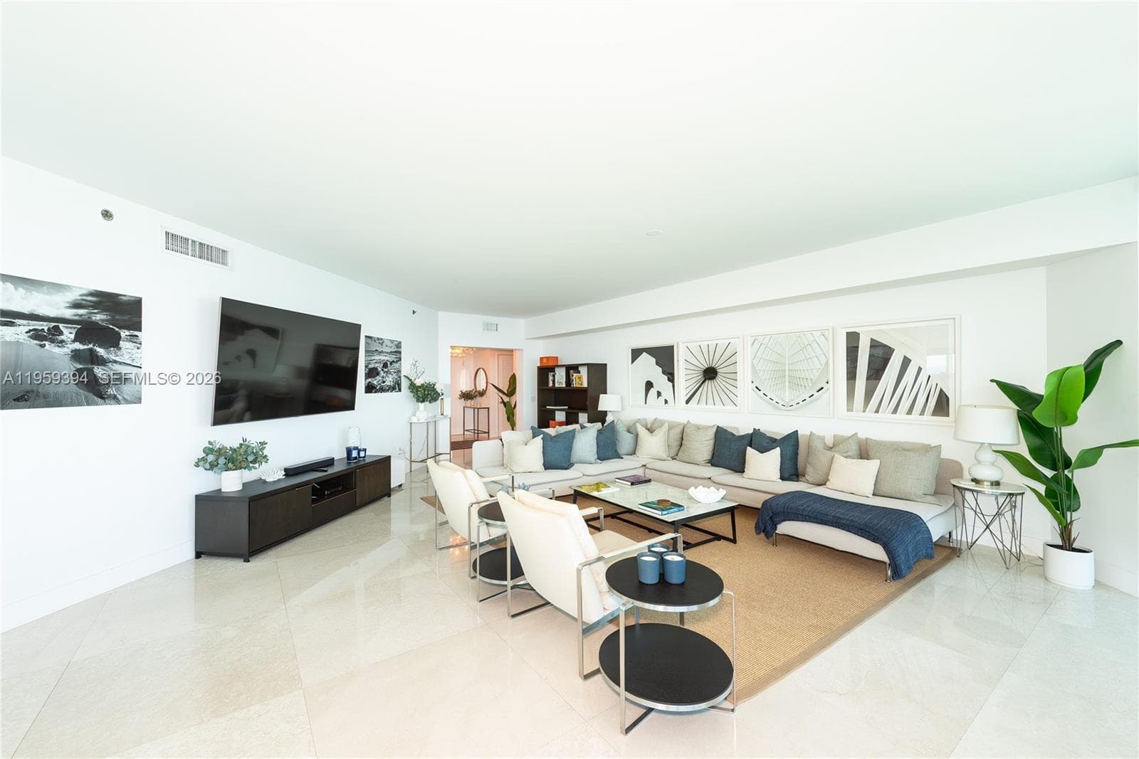 2711 Ocean Dr 3202 photo 9