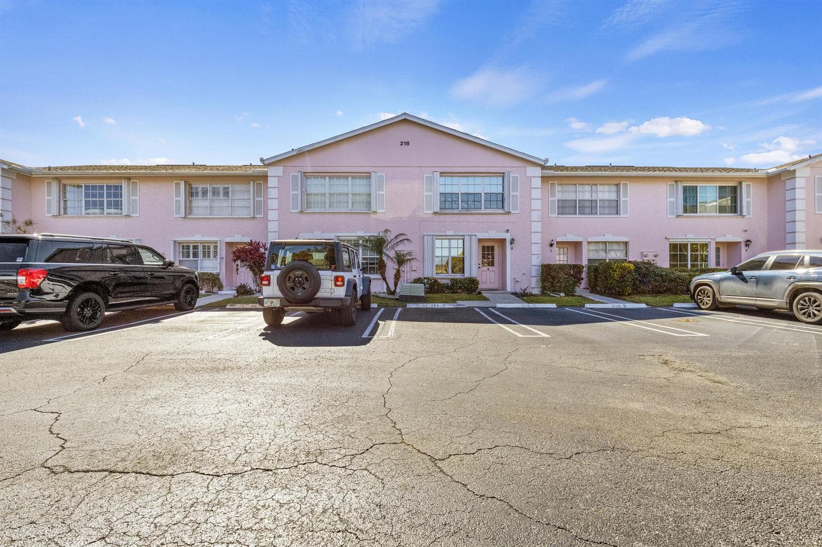 218 Foxtail Drive B photo 1