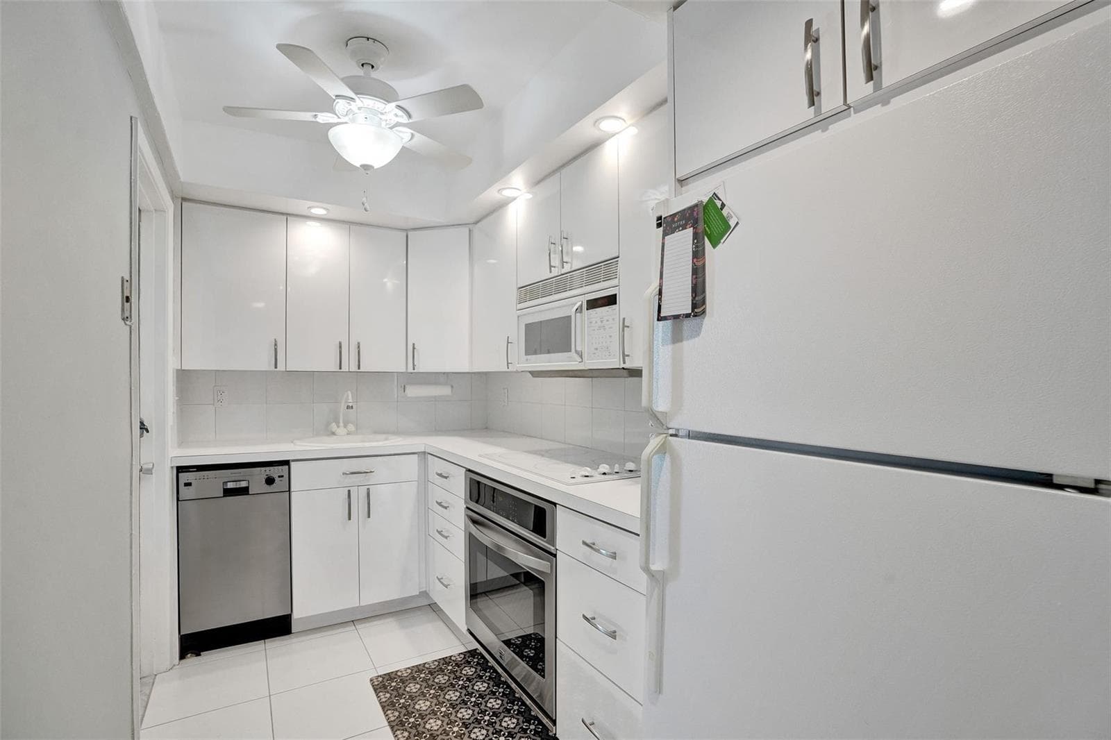 801 N Riverside Drive 4b photo 13