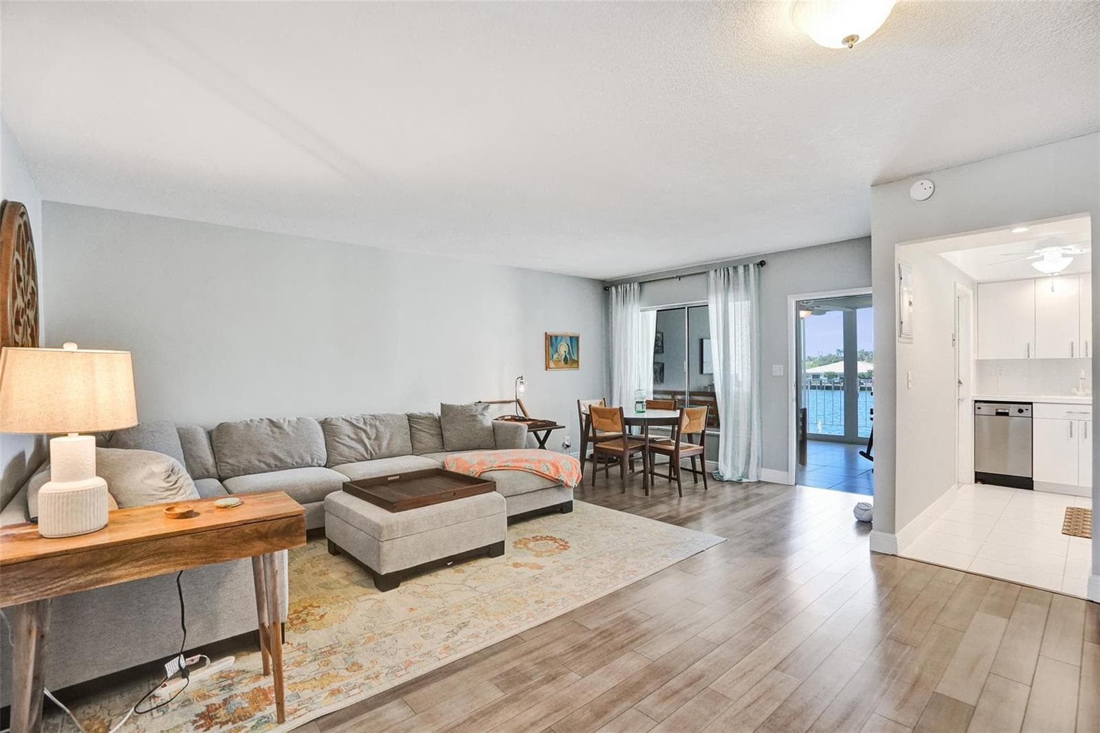 801 N Riverside Drive 4b photo 12