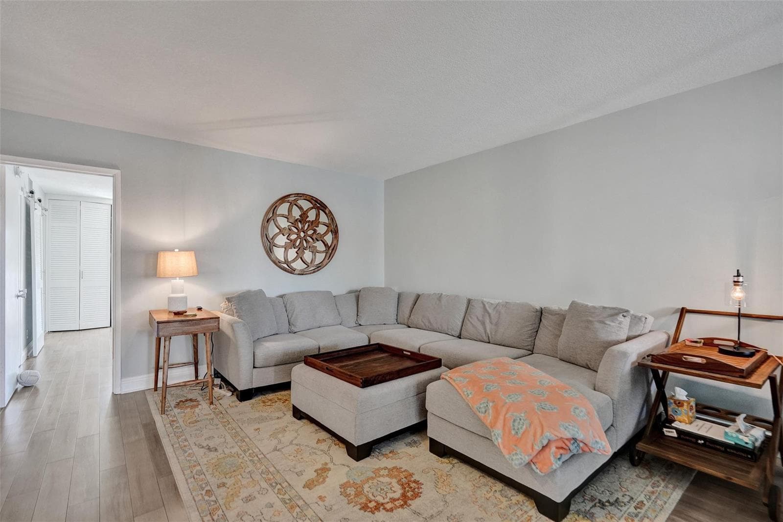 801 N Riverside Drive 4b photo 9