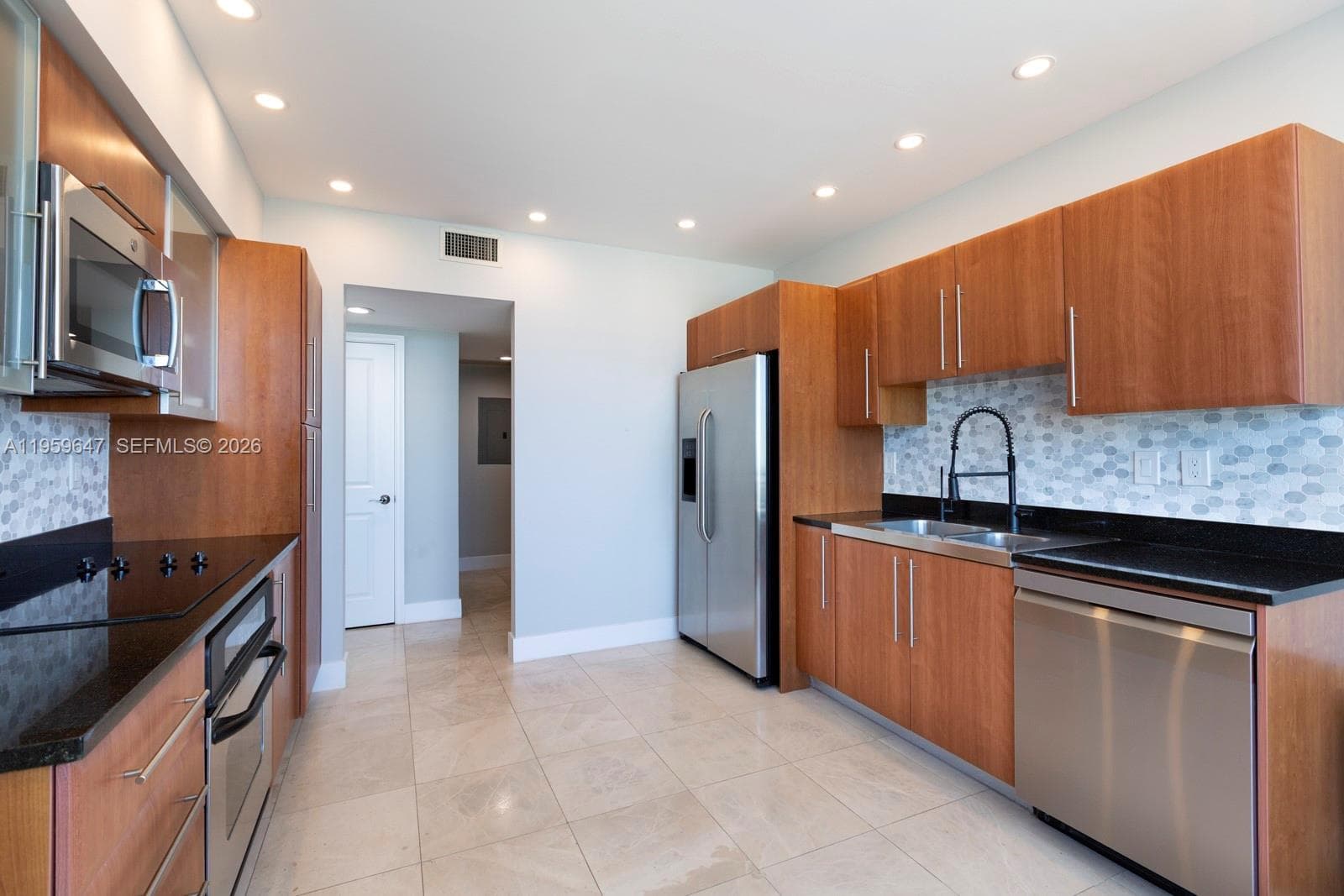 610 W Las Olas Blvd 2014N photo 13