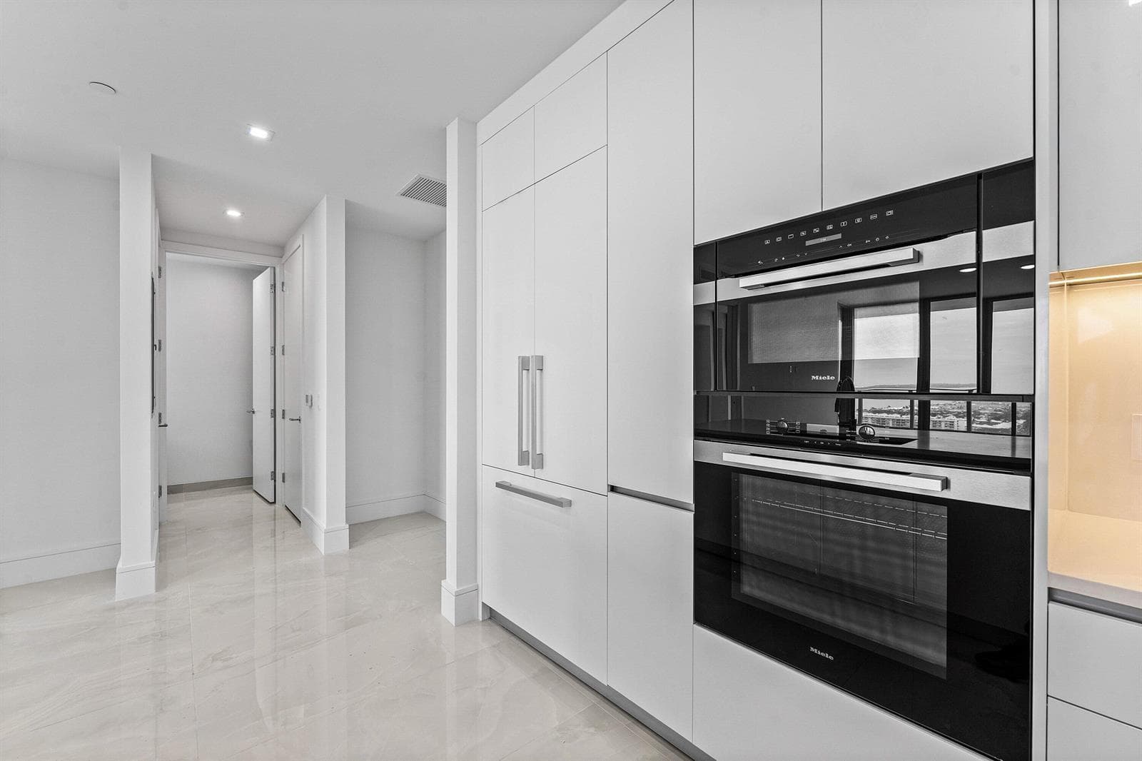 220 Lake Shore Drive 2005 photo 16