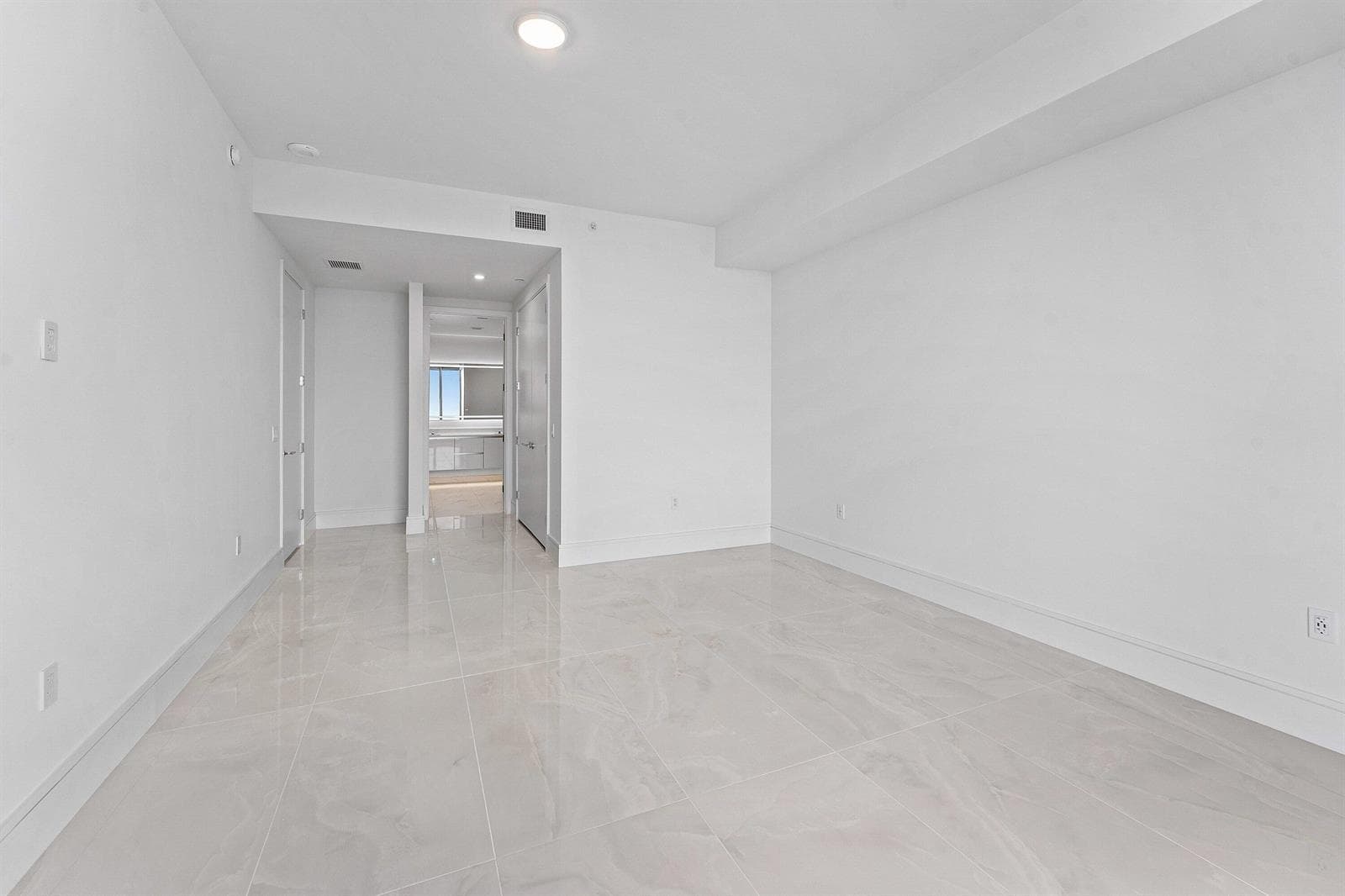 220 Lake Shore Drive 2005 photo 20