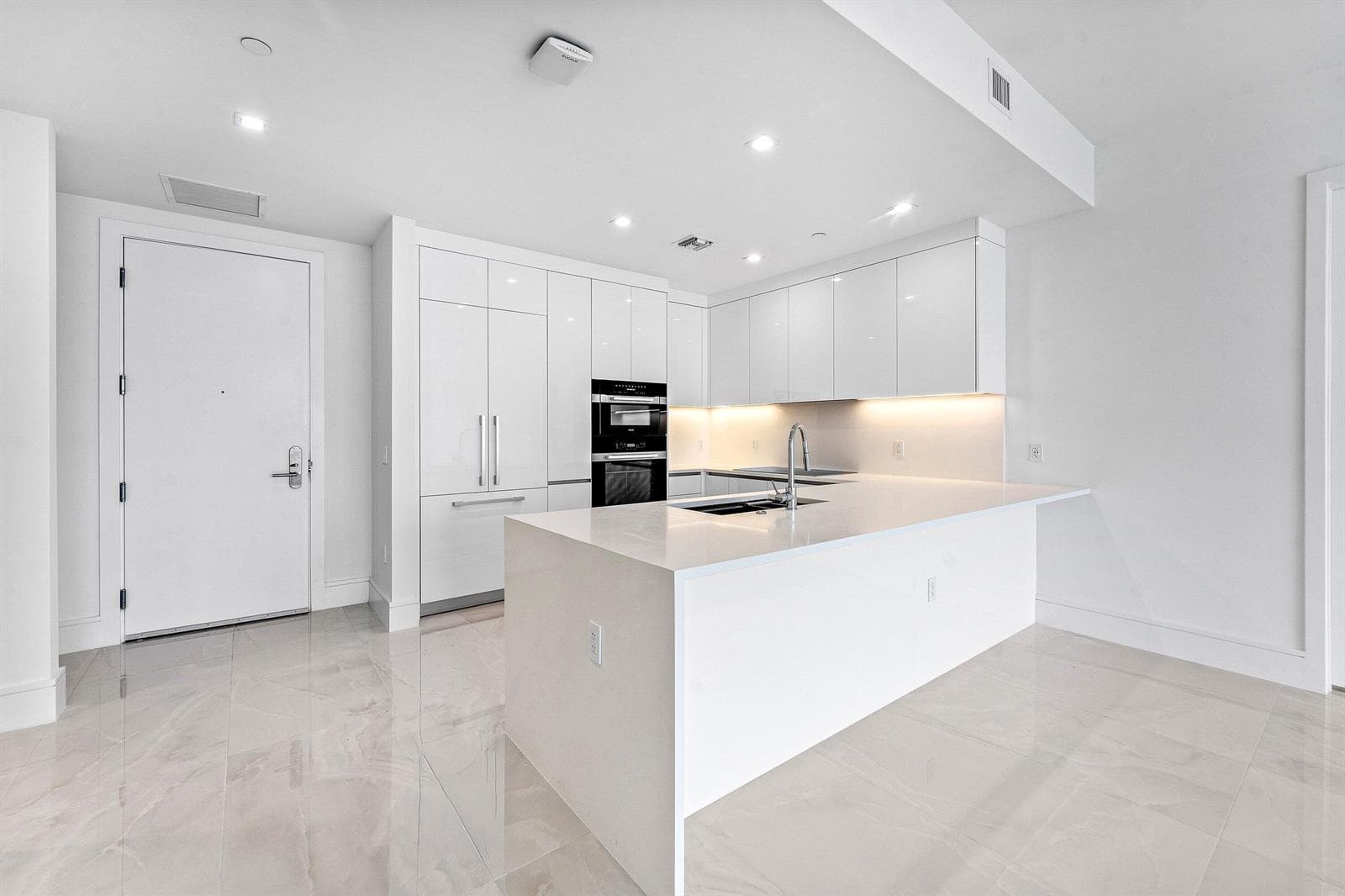 220 Lake Shore Drive 2005 photo 14