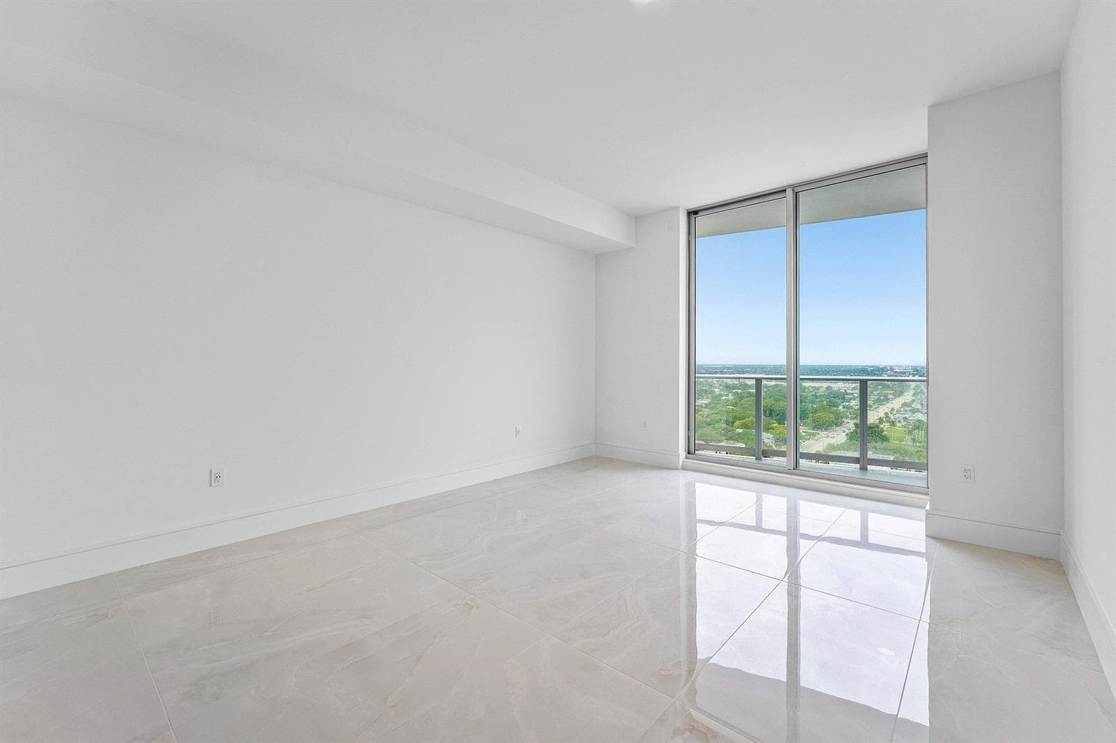 220 Lake Shore Drive 2005 photo 19