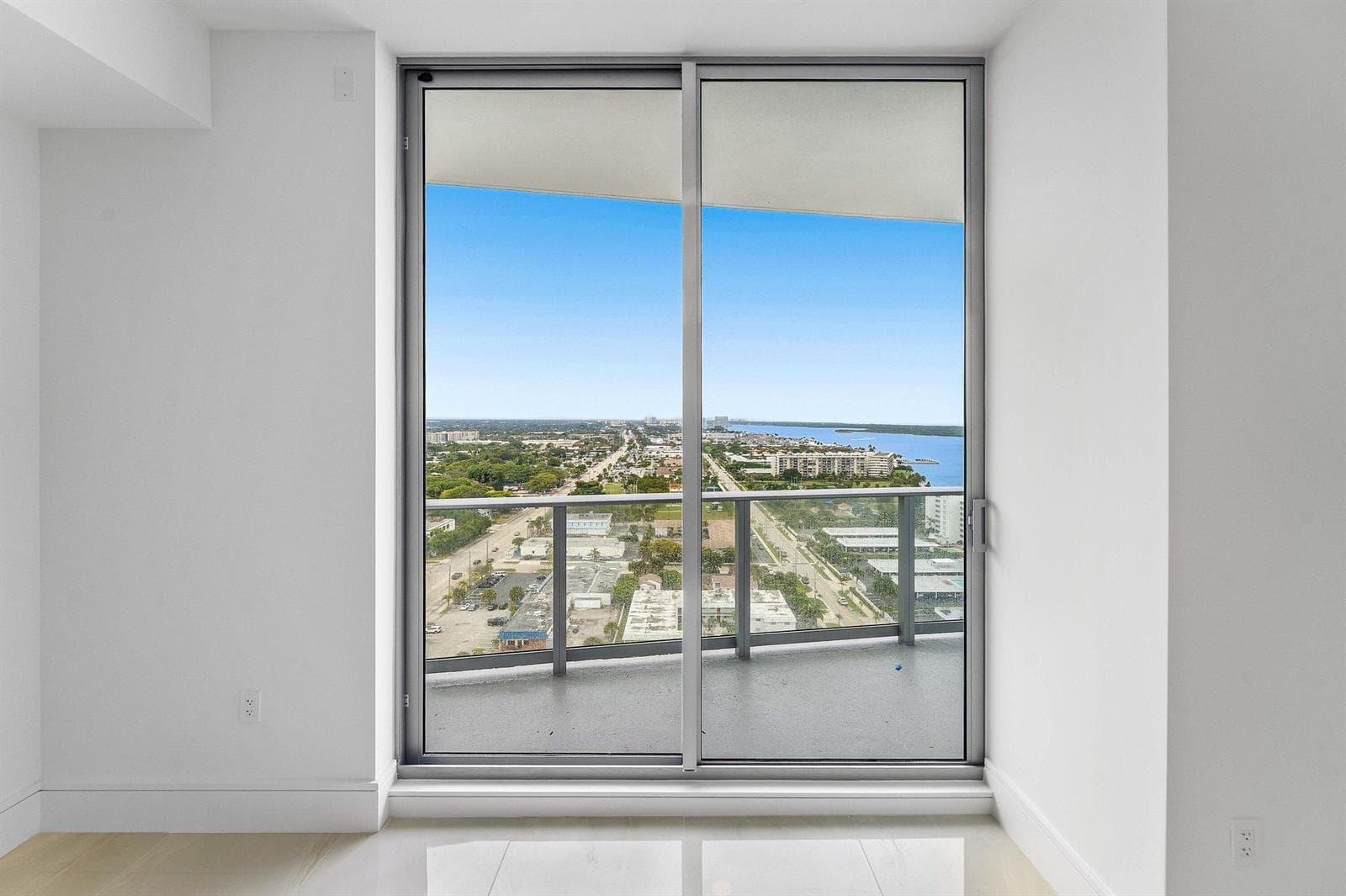 220 Lake Shore Drive 2005 photo 25
