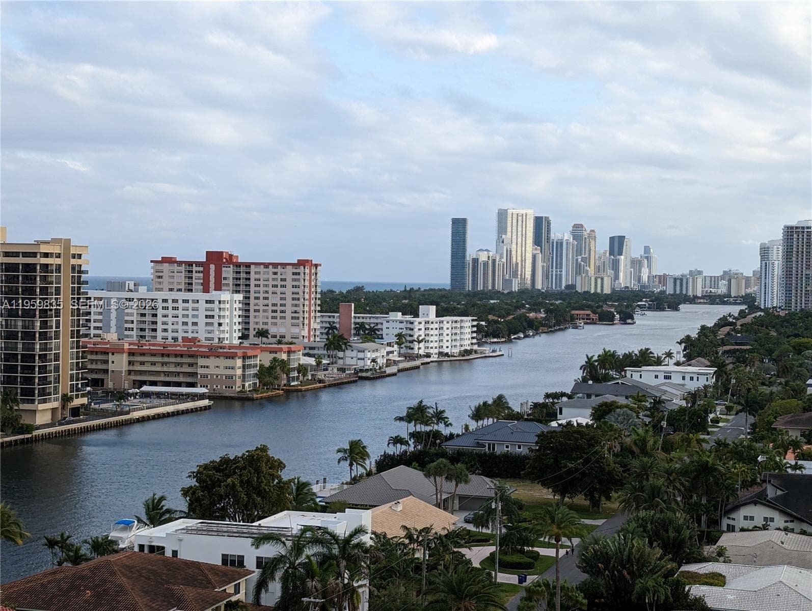 137 Golden Isles Dr 1404 photo 2