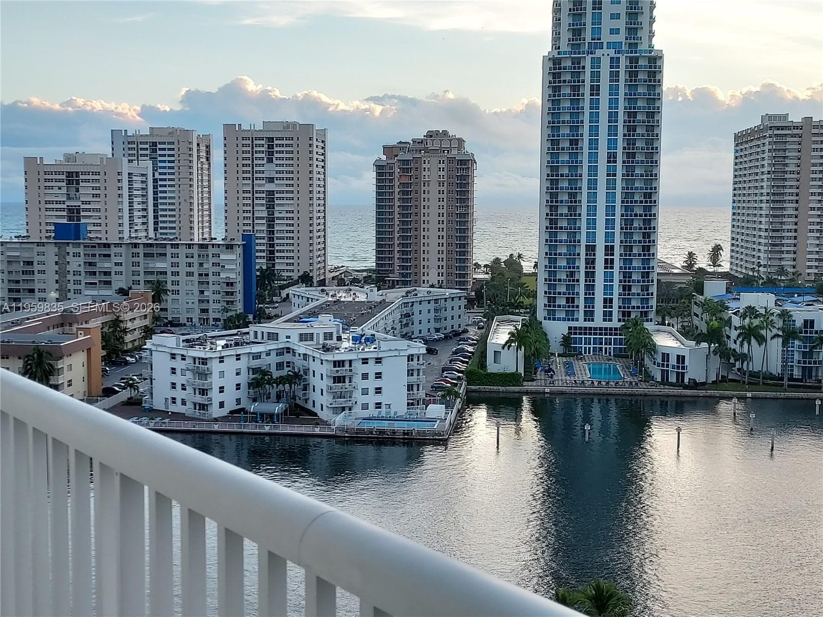 137 Golden Isles Dr 1404 photo 6