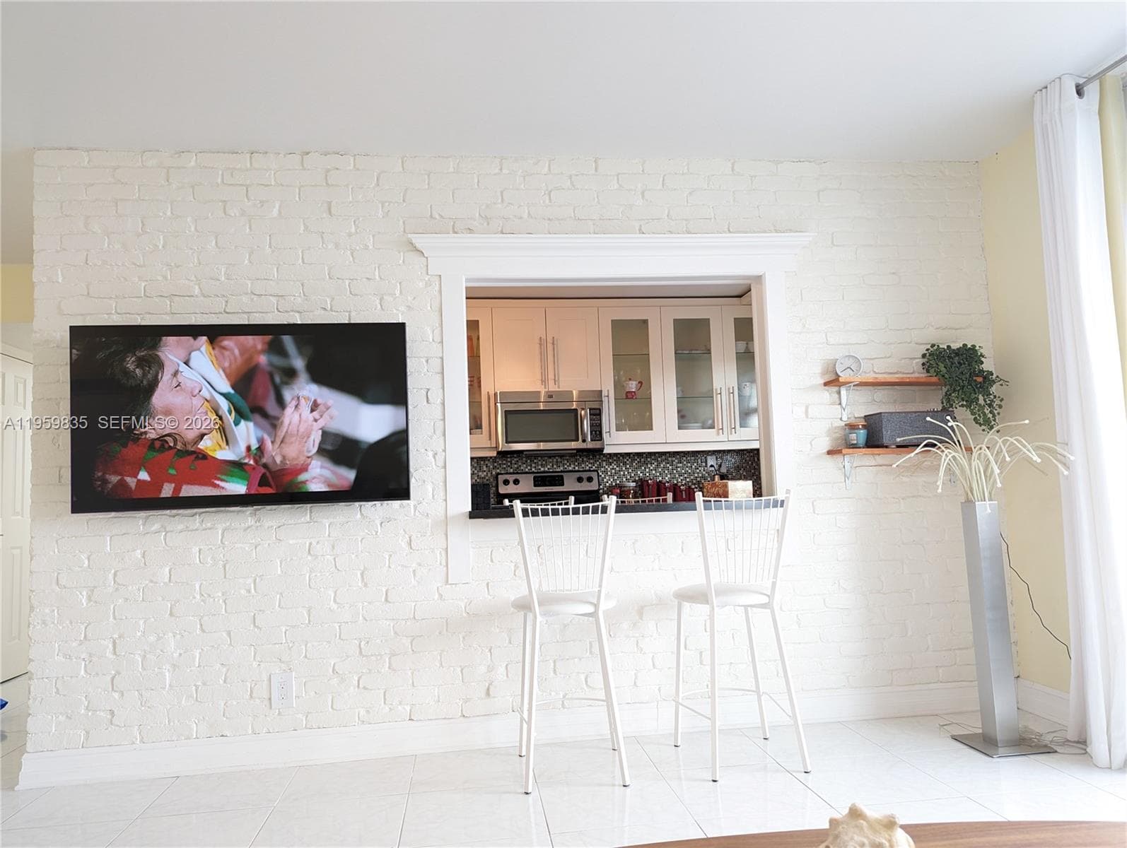 137 Golden Isles Dr 1404 photo 16