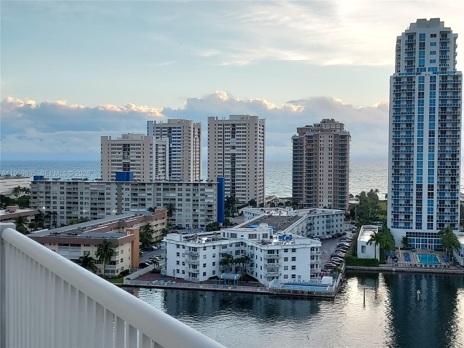 137 Golden Isles Dr 1404 photo 9