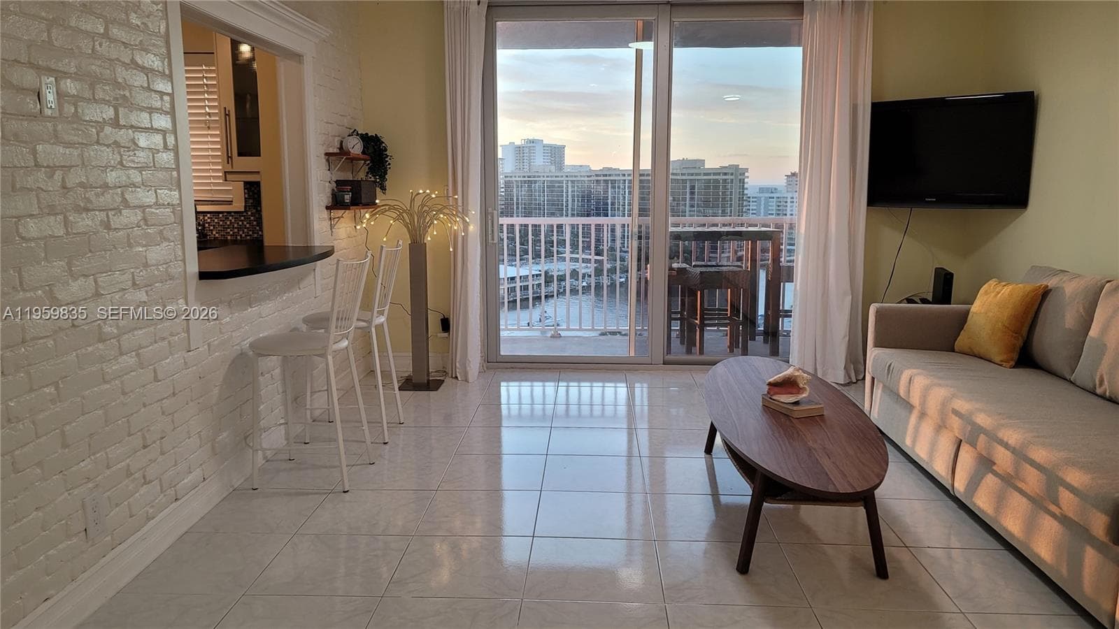 137 Golden Isles Dr 1404 photo 10